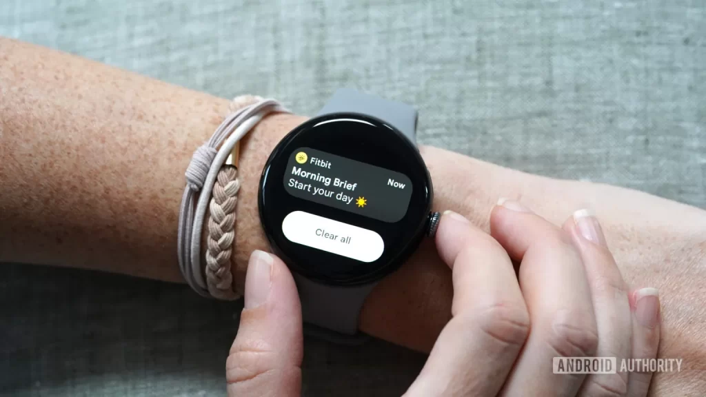 Pixel Watch用户在Wear OS 5.1更新后遭遇大量Bug