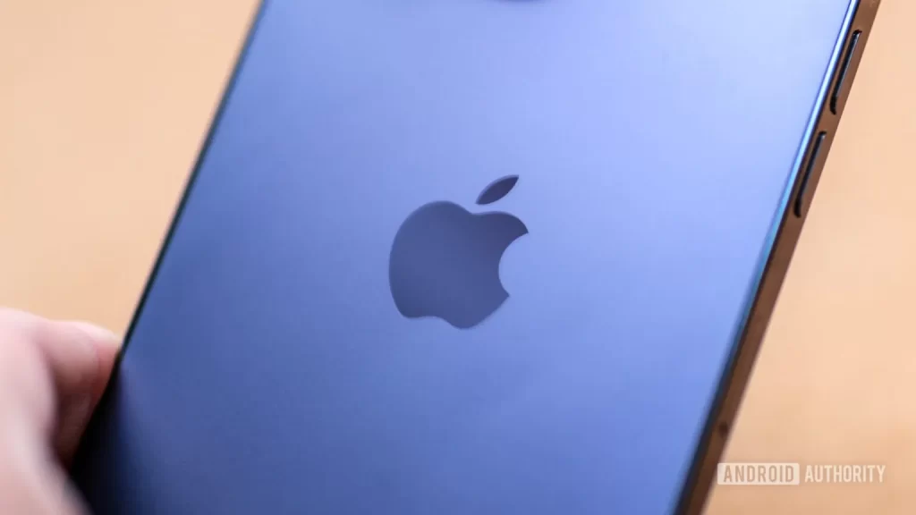 最新消息显示，iPhone Fold 外观将完全不同于 Galaxy Z Fold 6