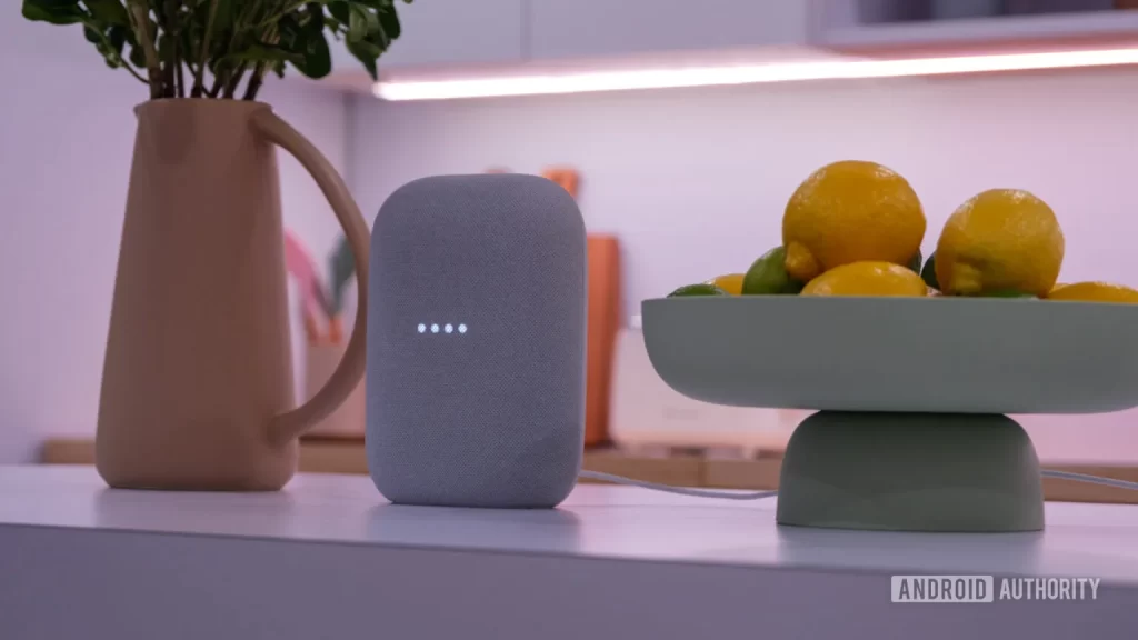 一些 Nest 音箱正在发出蓝紫色的光，而这是有正当原因的