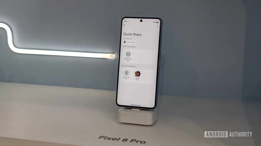 多亏了 Quick Share，你的 Android XR 头显将能轻松访问手机文件