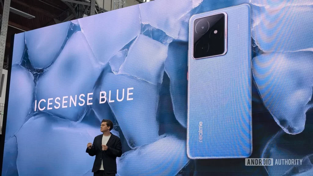 这款全新 Pixel 9 竞品配备了 7,000mAh 超大电池、120W 快充，以及全覆盖散热后盖