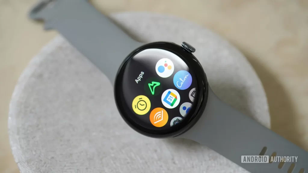 Gmail 开始在 Wear OS 上测试 Material 3 Expressive 重新设计
