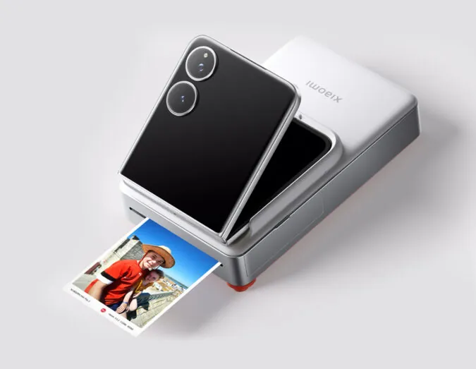 一款全新的 Galaxy Z Flip 7 竞争对手带来了令人印象深刻的配置，以及一款极为奇特的配件
