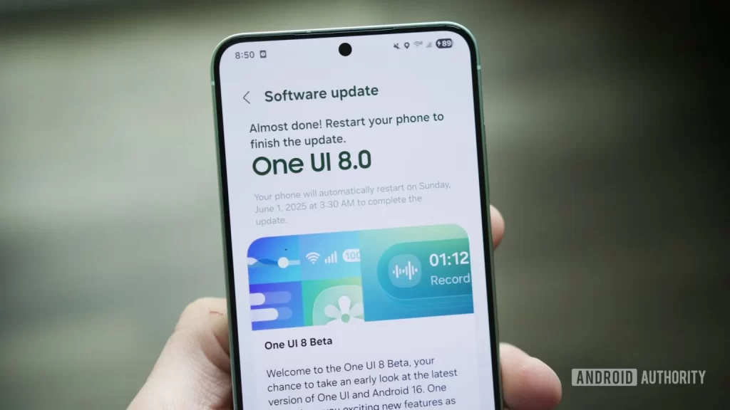 One UI 8 测试版引入了可变形的锁屏时钟设计