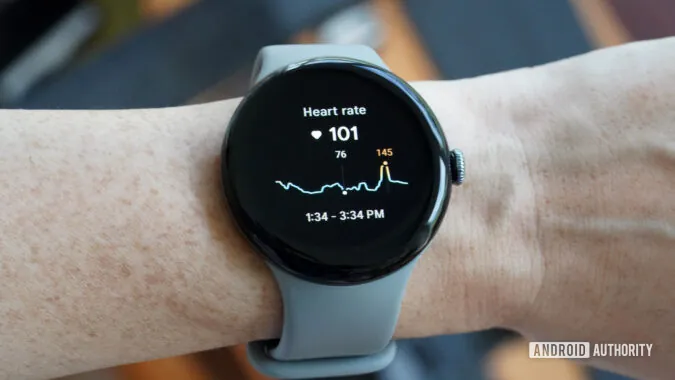 Pixel Watch 4 升级内容可能包括更易维修的设计和全新的紧急功能