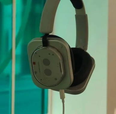 以下是观看 Nothing Phone 3 和 Headphone 1 发布会直播的方式