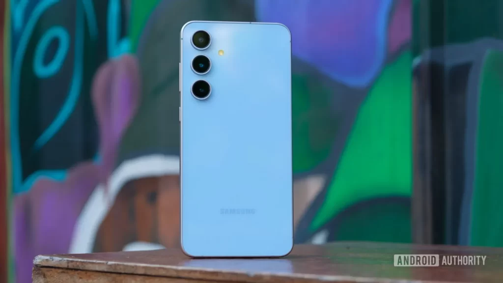 Galaxy S25 FE 可能在一个关键方面超越基础版 S25