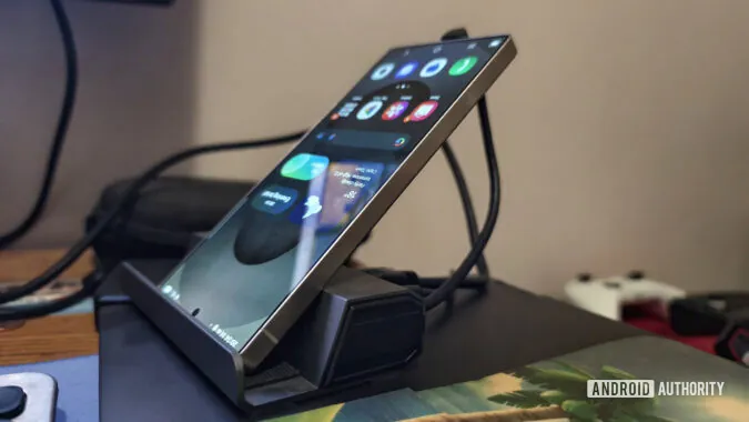 Galaxy Z Flip 7 最棒的新功能，是其他三星手机多年来早已具备的
