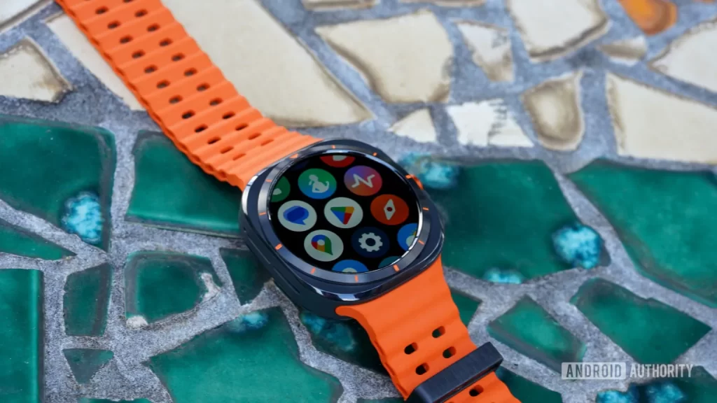 Galaxy Watch Ultra 用户欢呼：Wear OS 6 提前推送！