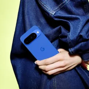 这次的 Pixel 10 爆料再次展示了那款令人惊艳的靛蓝配色。