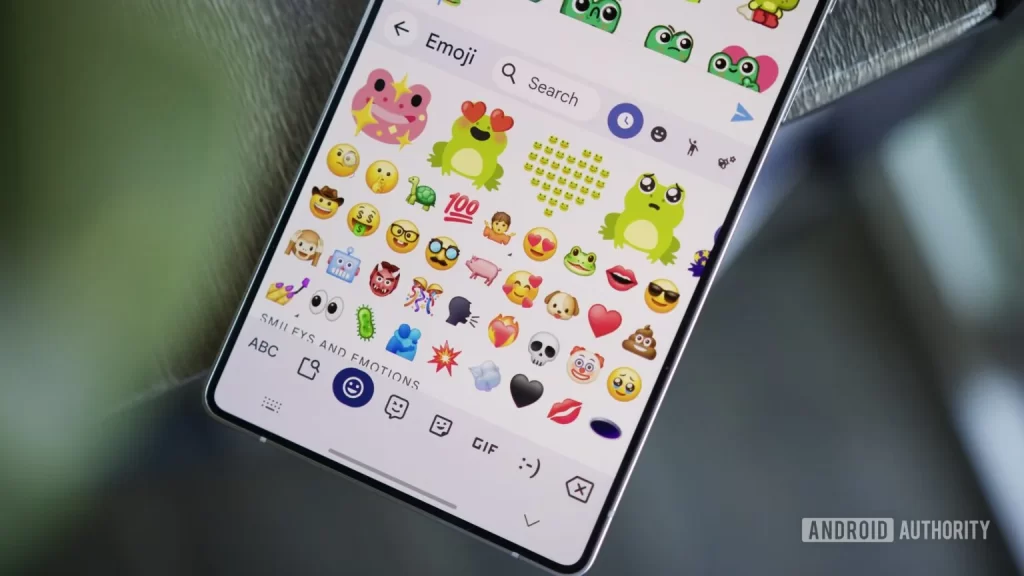 Gboard 距离让你保存最喜爱的表情符号厨房（Emoji Kitchen）创作又近了一步（APK 拆解）