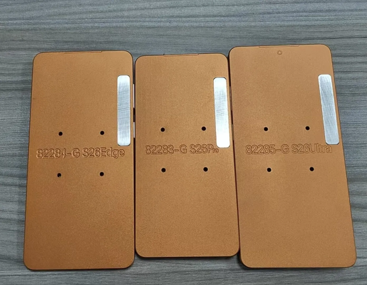 泄露的 Galaxy S26 Edge 渲染图显示：机身纤薄，但相机凸起不算薄