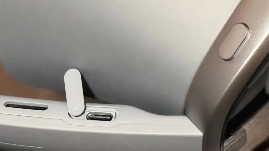 三星 Galaxy XR：配备关键接口，拓展更多配件玩法