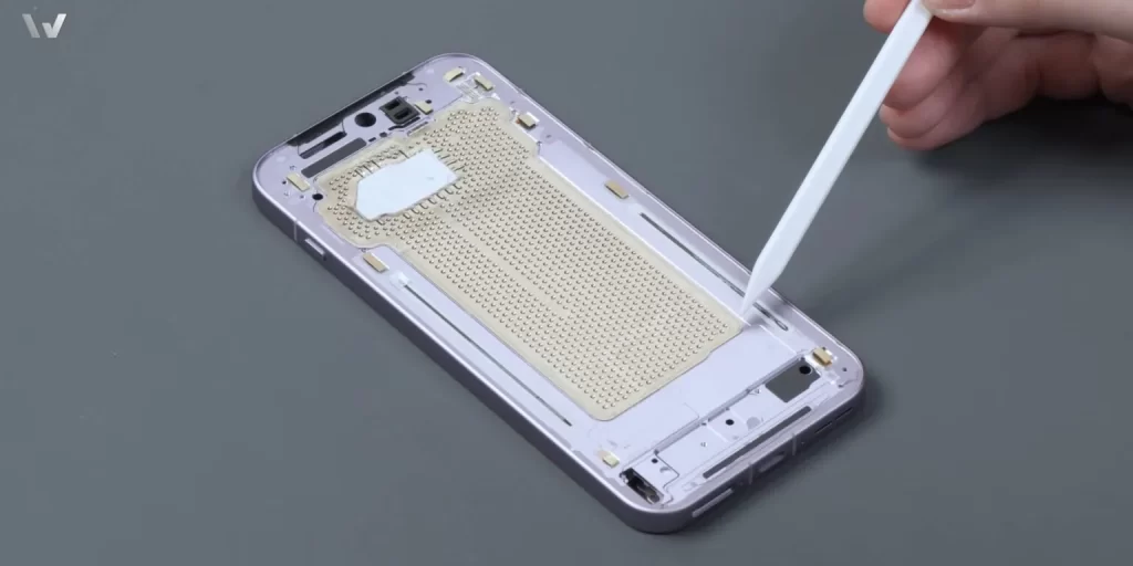 OnePlus 15 拆解证实了我们最担心的情况：相机大幅降级