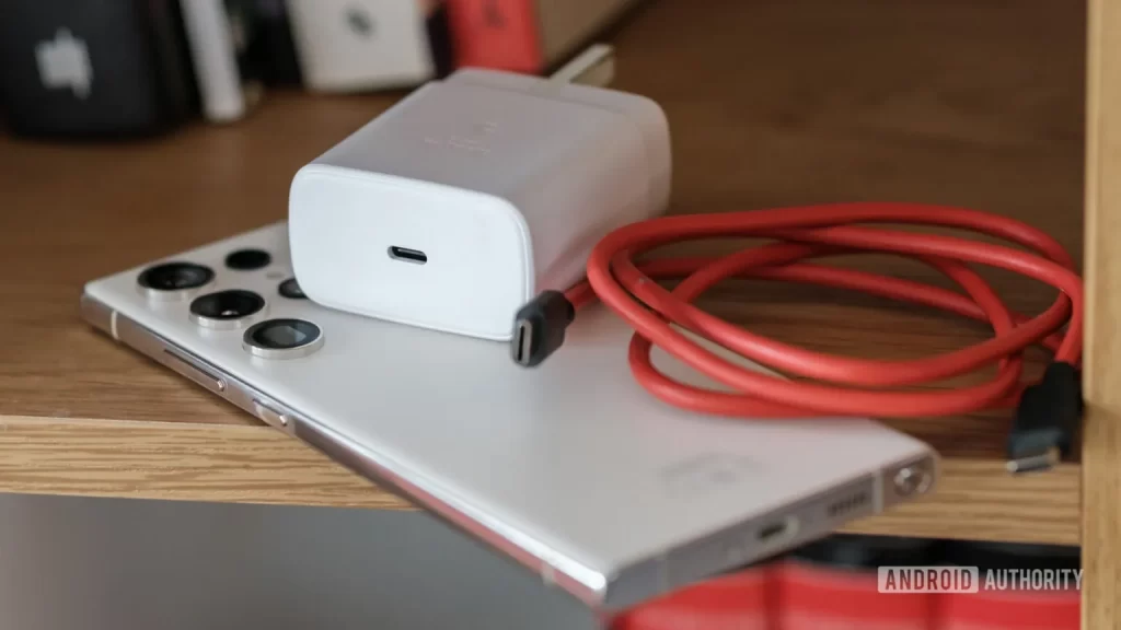 准备好迎接“超级快充 3.0”：One UI 8.5 代码暗示充电速度升级