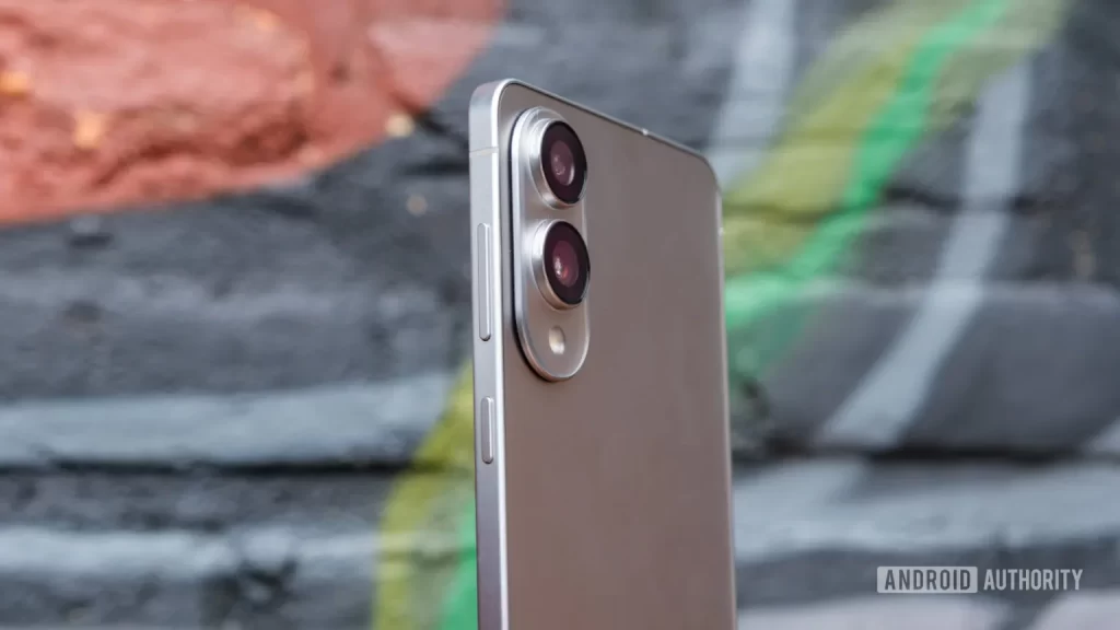 看看 Galaxy S26 Edge 本来可以做到多么薄吧