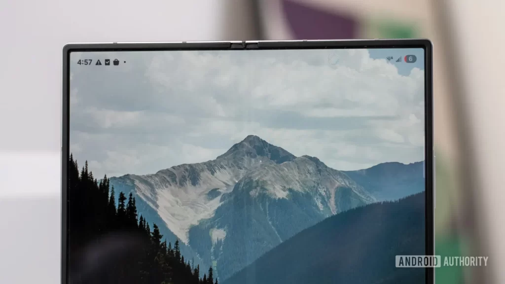 苹果首款折叠 iPhone 或将成为屏下自拍相机的一大飞跃
