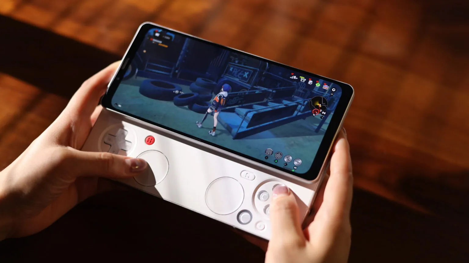 这款复刻 Xperia Play 的手机配备了一块“电竞级”OLED 屏幕 - 智软网