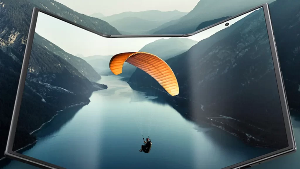 别再只关注 Galaxy Z TriFold，另一家大厂也可能推出自家的三折叠手机