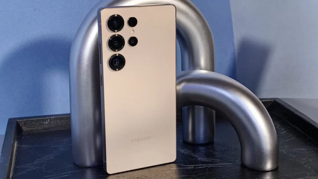 Galaxy S26 将支持 Qi2 充电？这款三星官方电池包可能带来好消息