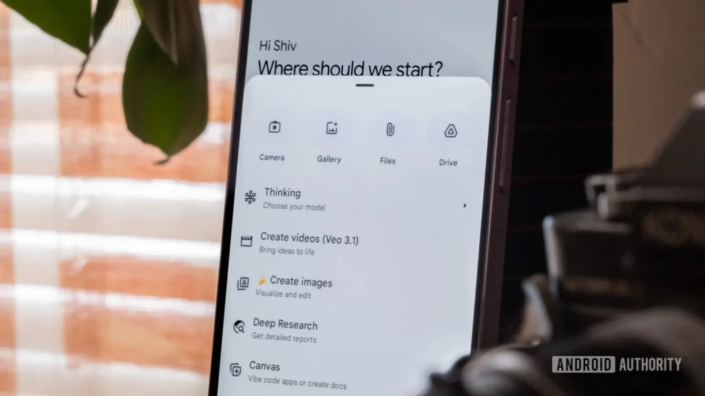 Gemini 正在进行 ChatGPT 风格的调整，并增加新的地图功能